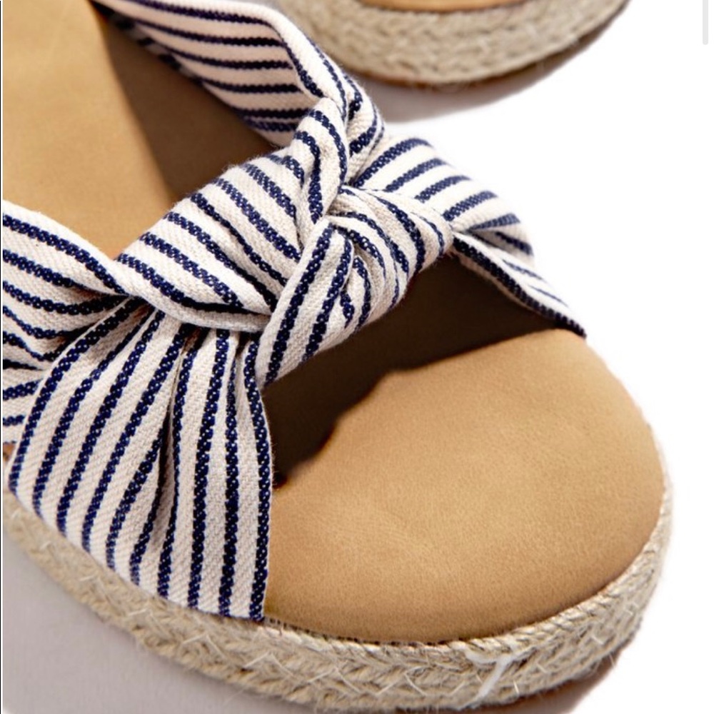 Sandals - Picture 2 of 3
